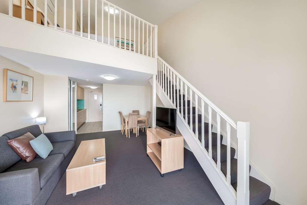 Oaks The Entrance Waterfront Suites Chambre photo