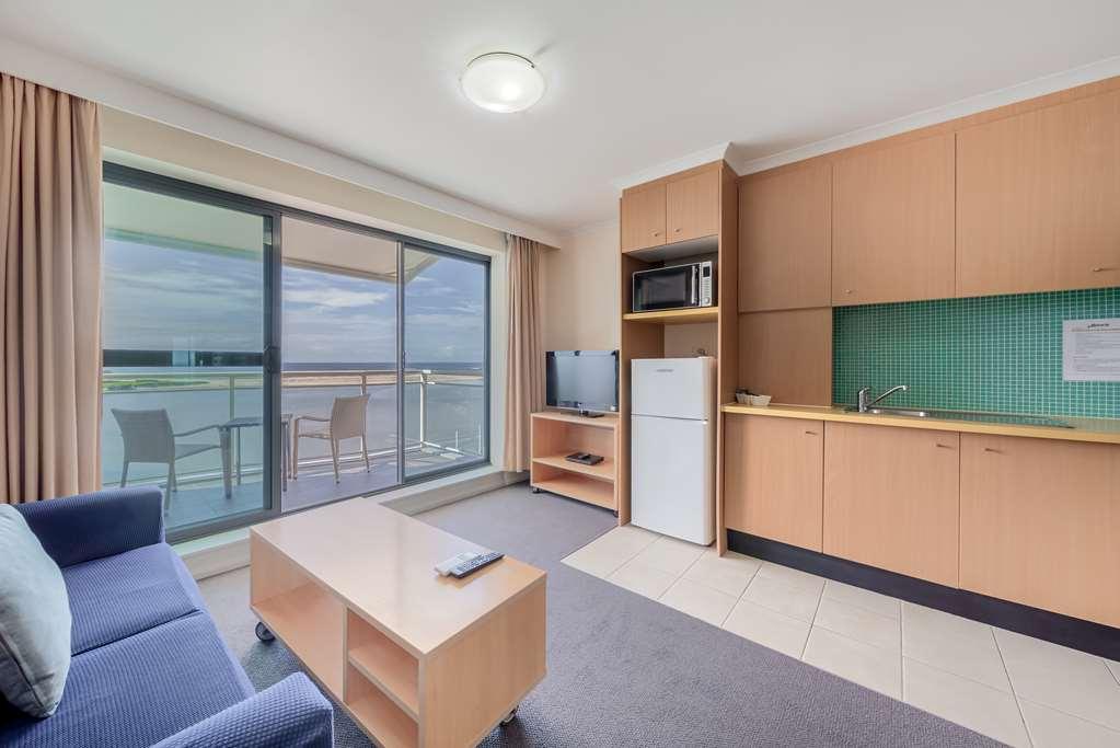 Oaks The Entrance Waterfront Suites Chambre photo
