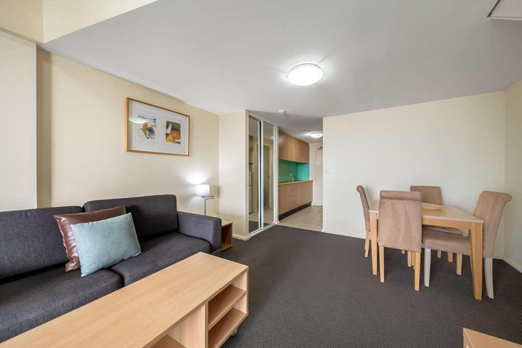 Oaks The Entrance Waterfront Suites Chambre photo